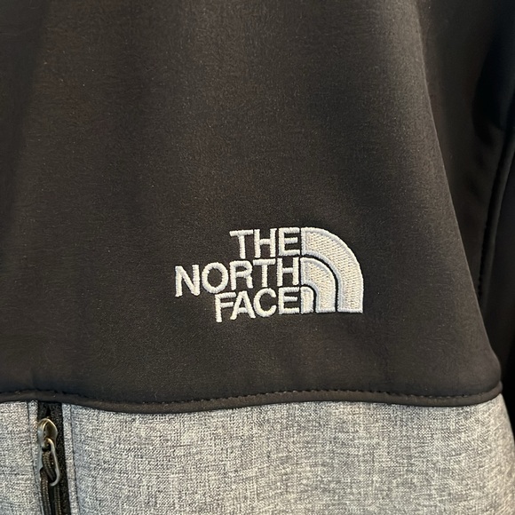 The North Face Apex Bionic Softshell Windproof Jacket - Black/Grey Heather - Picture 3 of 6